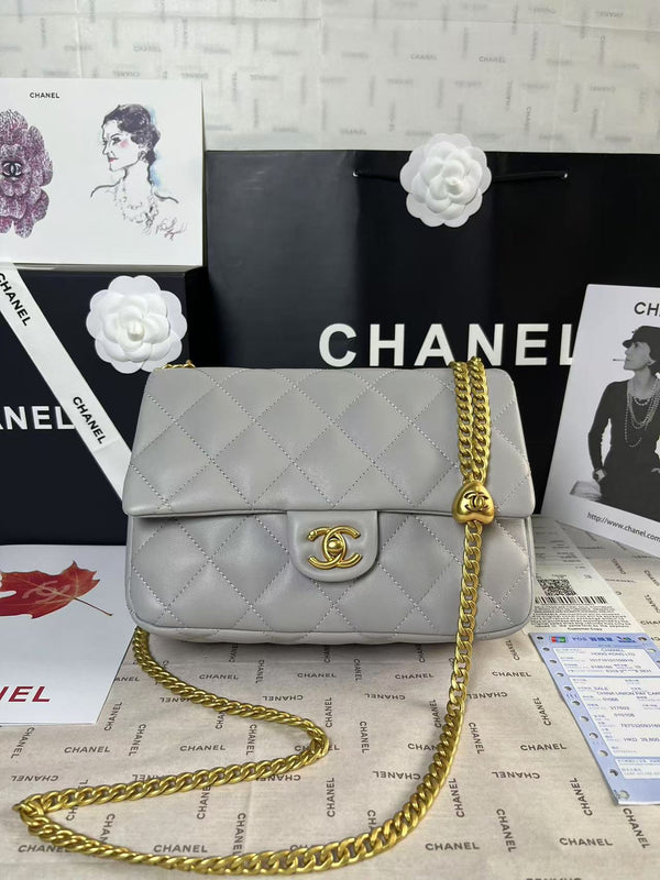 25C Mini Flap 24cm Pelle di agnello grigia Cuore dorato Hardware