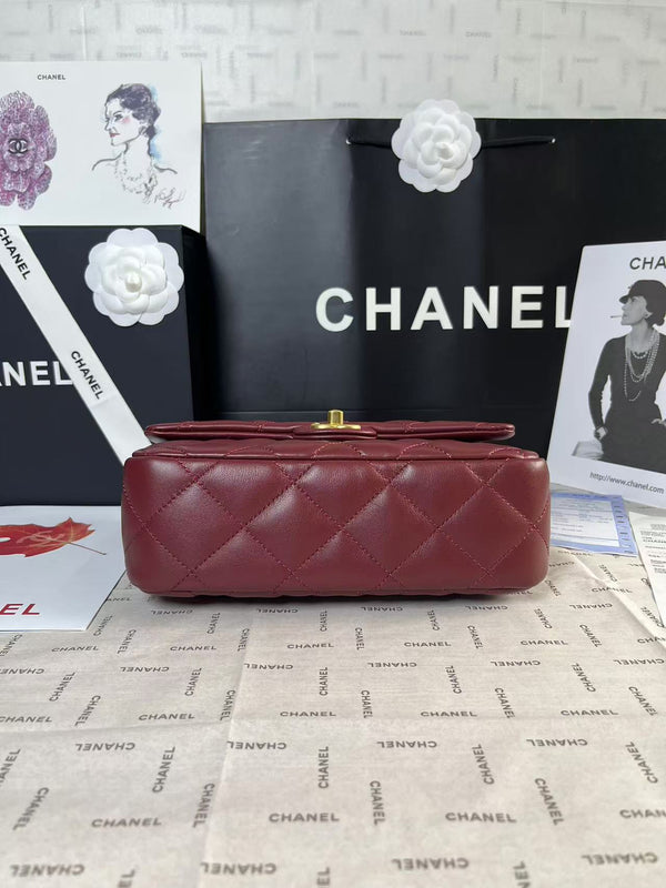 25C Mini Flap 24cm Pelle di agnello bordeaux Hardware a forma di cuore dorato