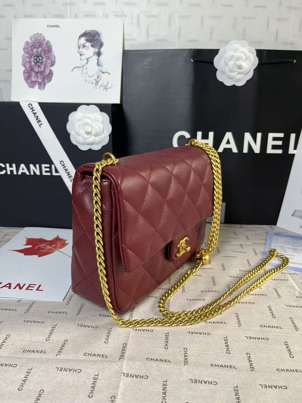 25C Mini Flap 24cm Pelle di agnello bordeaux Hardware a forma di cuore dorato