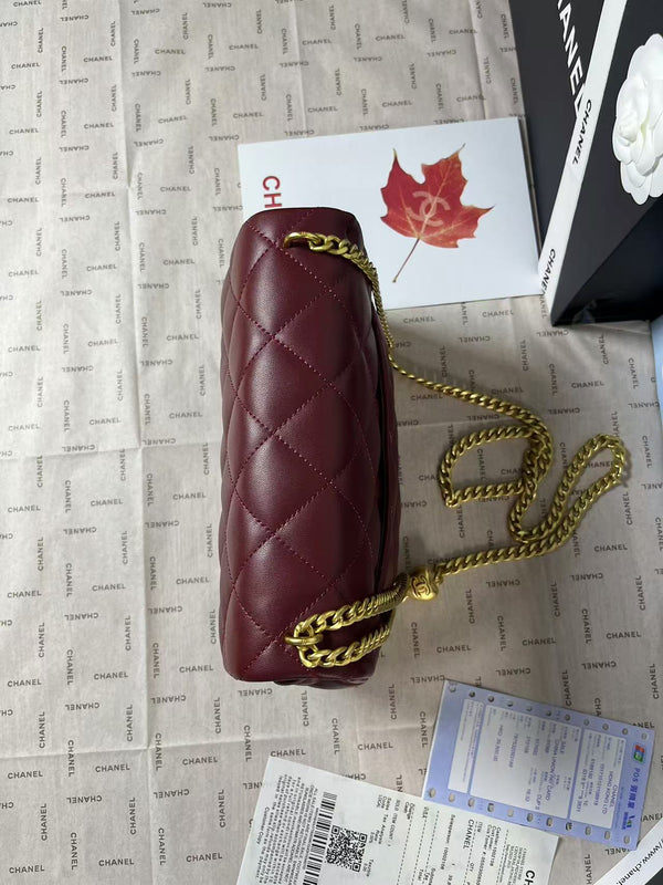 25C Mini Flap 24cm Pelle di agnello bordeaux Hardware a forma di cuore dorato