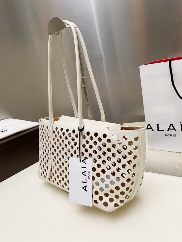 NEO MINA 32 BAG IN WHITE PERFORATED CALFSKIN