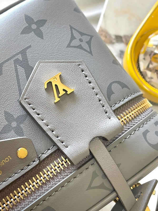 BORSA VANITY CHAIN ​​19 IN PELLE DI VITELLO CON MONOGRAMMA TRIANON E FIBBIA ORO