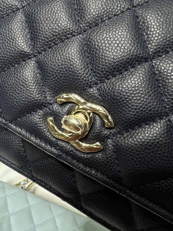 cc 25S Woc Top Handle 19cm Dark Blue Grained Calfskin Light Gold Hardware