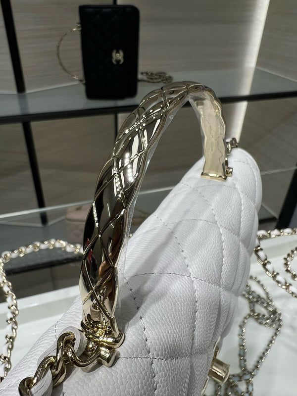 cc 25S Woc Top Handle 19cm White Grained Calfskin Light Gold Hardware