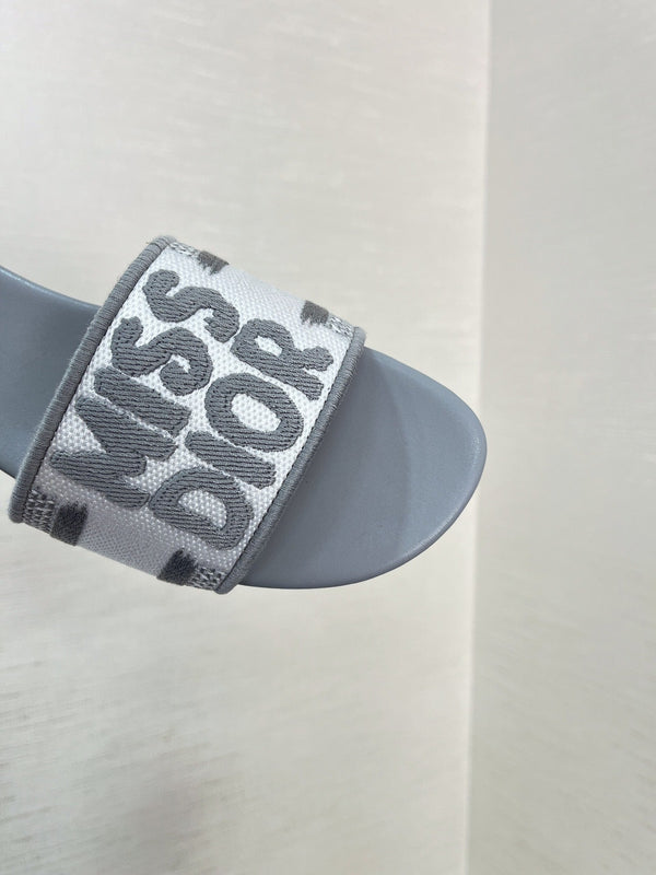 dway slide embroidered grey cotton