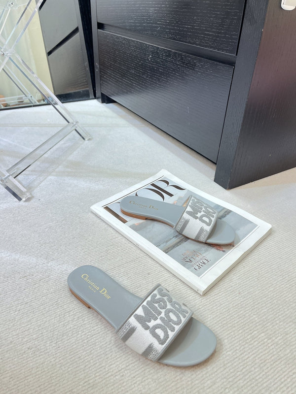 dway slide embroidered grey cotton