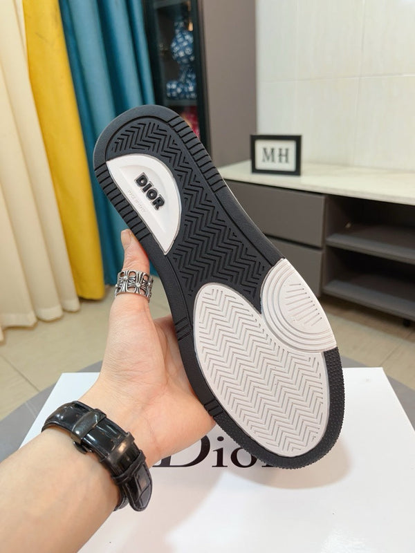 CD B27 LOW-TOP SNEAKER BLACK MONOGRAM CALFSKIN