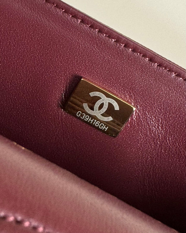 flap bag medium 25 burgundy caviar gold hardware