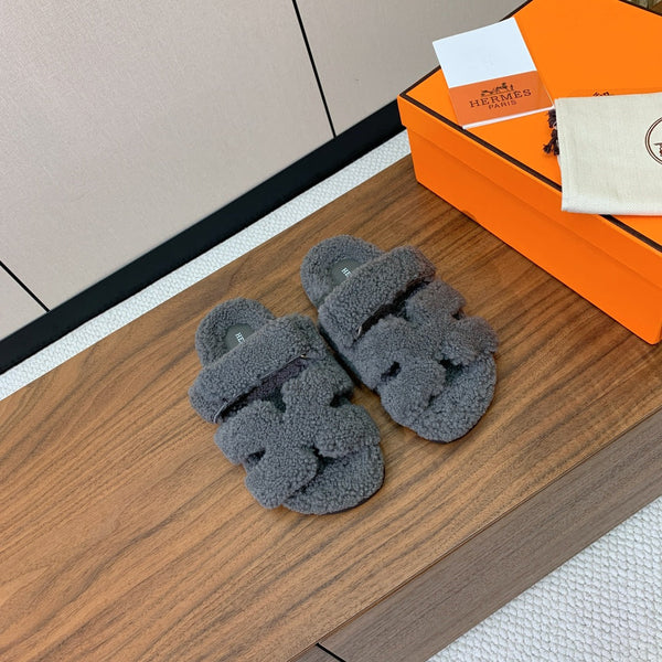 HM Chypre Sandal In Dark Grey Lamb Wool 984183