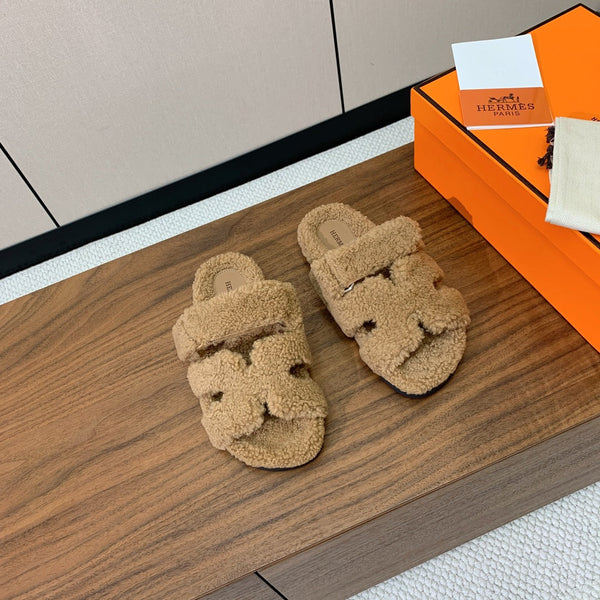 HM Chypre Sandal In Light Brown Lamb Wool 984186