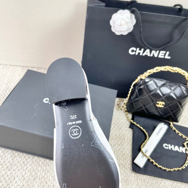 CC 25 Ballerine con cinturino posteriore in seta bianca 330922