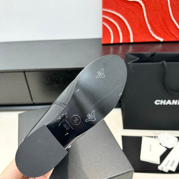 CC 25th Métiers d’art High Boots 55mm Black Beige Suede & Cowhide 413021