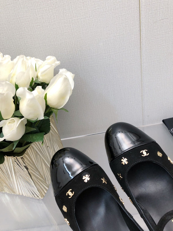 MARY JANE BLACK SUEDE AND LAMBSKIN ATTACH METAL