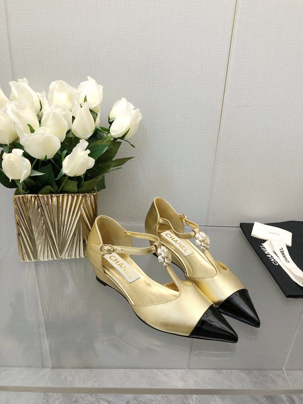 CAMELLIA CAP JANE SANDALS IN GOLD MIX BLACK LAMBSKIN