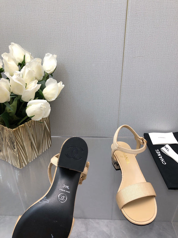 BLOCK HEEL WITH CRYSTAL 5 CM SANDAL IN SAND BROWN FABRIC