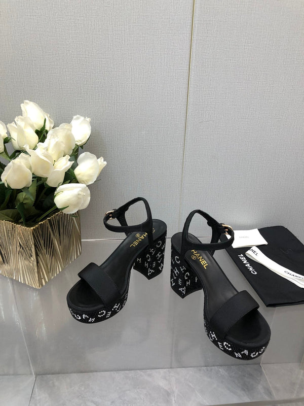 BLOCK HEEL WITH CRYSTAL 9 CM SANDAL IN BLACK FABRIC