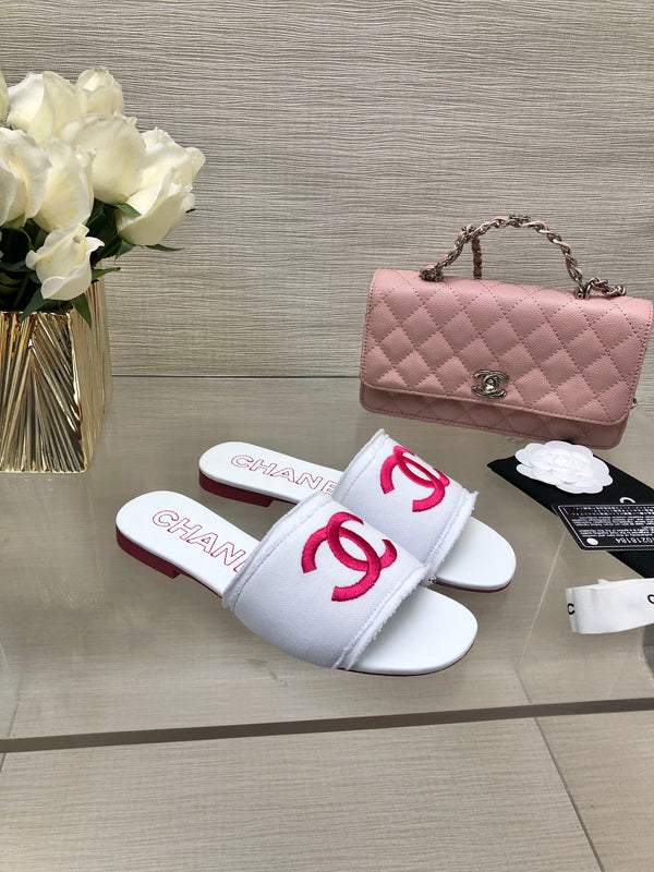 CC 25C Slippers White Fabric Material 212968