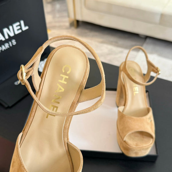 HIGH HEEL PLATFORM SANDALS IN SAND YELLOW SUEDE