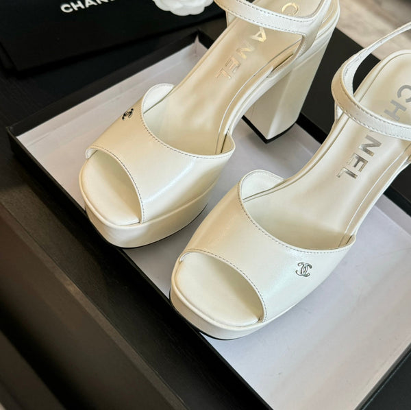 HIGH HEEL PLATFORM SANDALS IN WHITE CALFSKIN