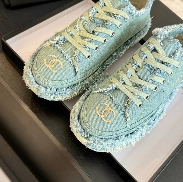 cc low sneaker dark old denim embroidery canvas