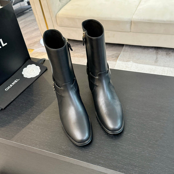 CC Short Boots 30mm Plain Black Chain Cowhide