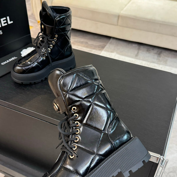 CC Short Boots Glossy Black Quilted Cowhide