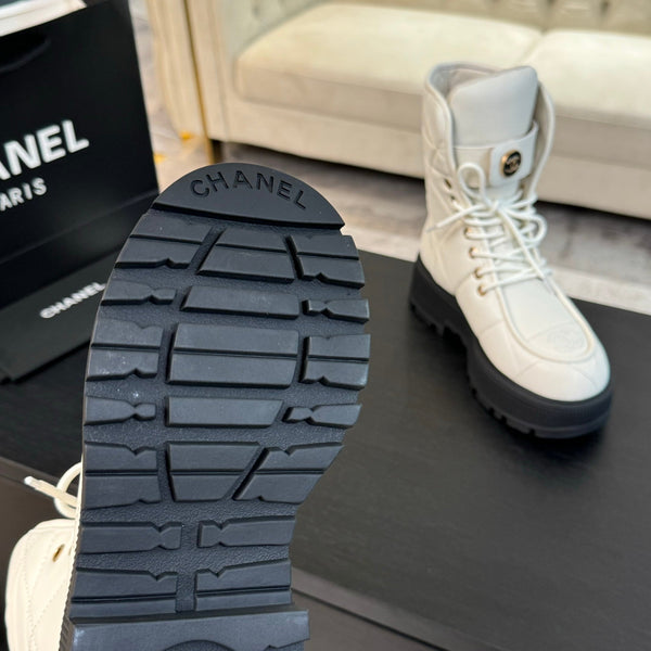 CC Short Boots White Quilted Cowhide