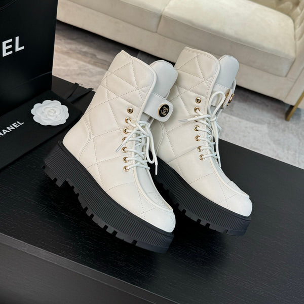CC Short Boots White Quilted Cowhide