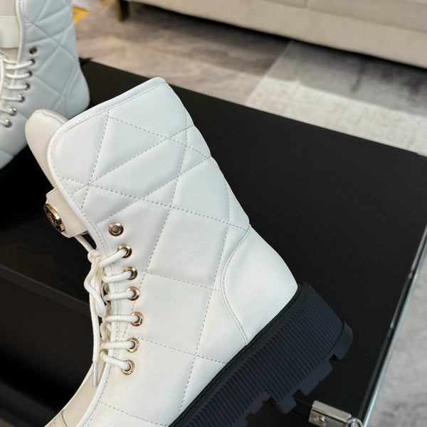 CC Short Boots White Quilted Cowhide