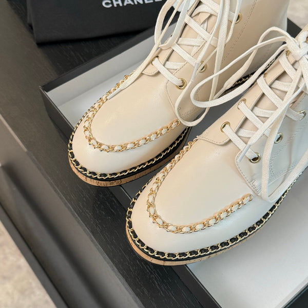 CC Ankle Boots White With Chain Calfskin