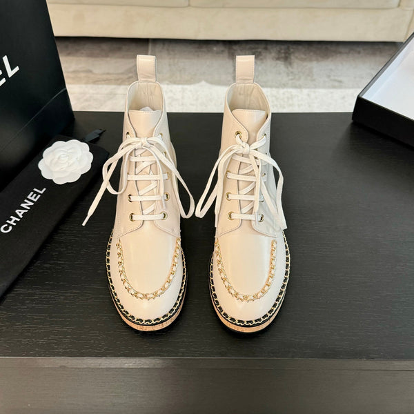 CC Ankle Boots White With Chain Calfskin