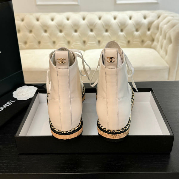 CC Ankle Boots White With Chain Calfskin