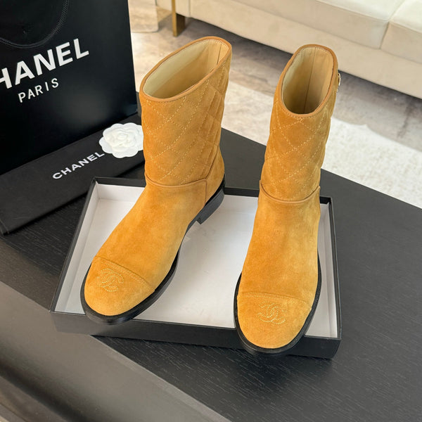 Stivaletti CC 30mm in pelle scamosciata giallo scuro trapuntata