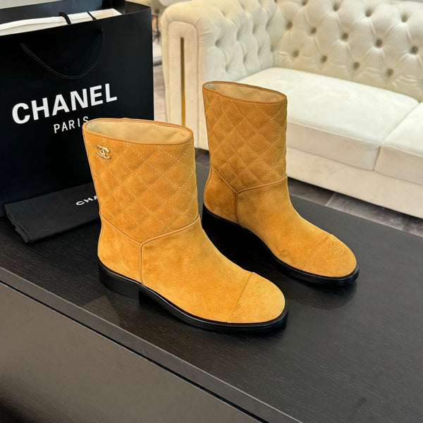 Stivaletti CC 30mm in pelle scamosciata giallo scuro trapuntata