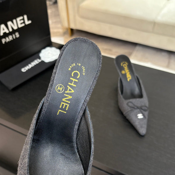 MULE CON TACCO ALTO 65 MM IN FELTRO GRIGIO TOPO