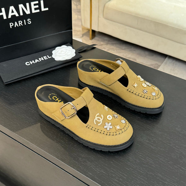 CC 25C Mule Sandal Dried Moss Imported Cowhide 212945