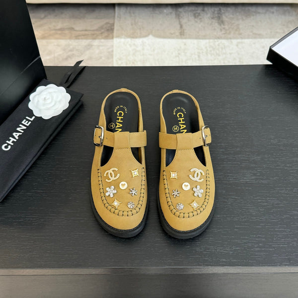 CC 25C Mule Sandal Dried Moss Imported Cowhide 212945