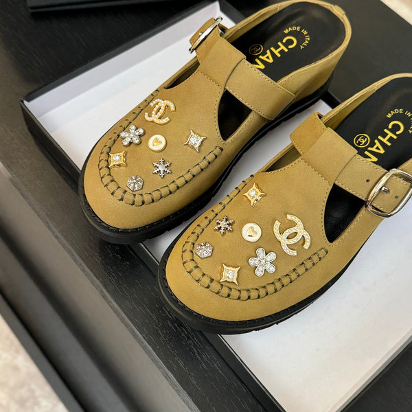 CC 25C Mule Sandal Dried Moss Imported Cowhide 212945