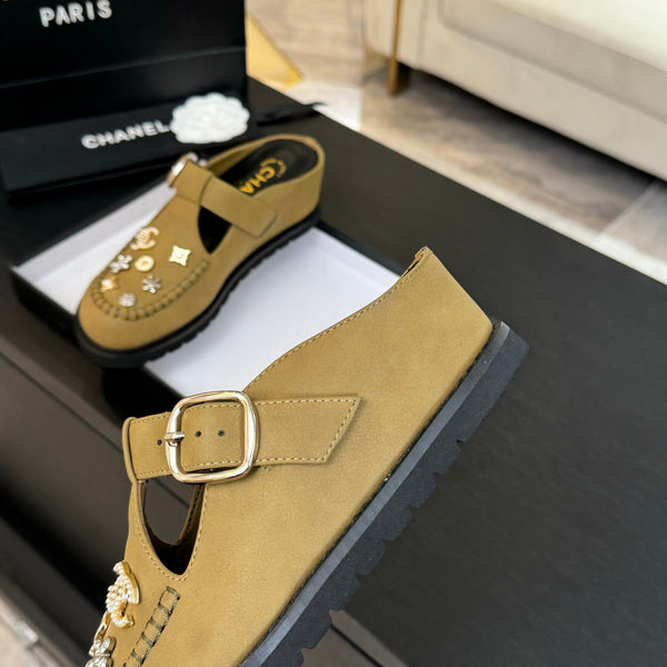 CC 25C Mule Sandal Dried Moss Imported Cowhide 212945