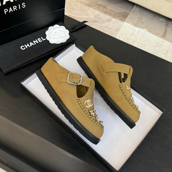 CC 25C Mule Sandal Dried Moss Imported Cowhide 212945