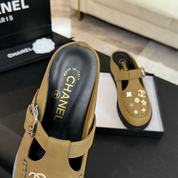 CC 25C Mule Sandal Dried Moss Imported Cowhide 212945