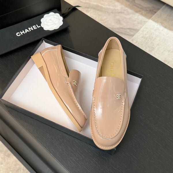 CC 25C Moccasins Beige Patent Leather