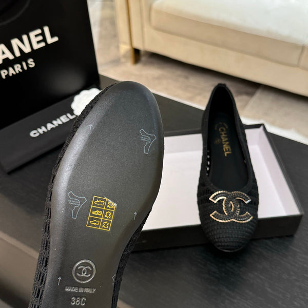 CC 25P Ballet Flat Black Raffia Large Logo