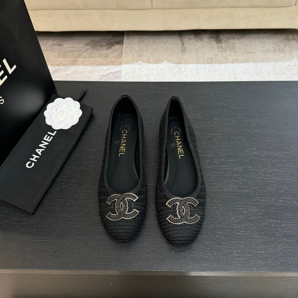 CC 25P Ballet Flat Black Raffia Large Logo