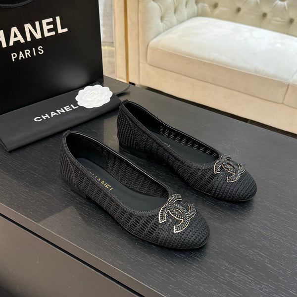 CC 25P Ballet Flat Black Raffia Large Logo