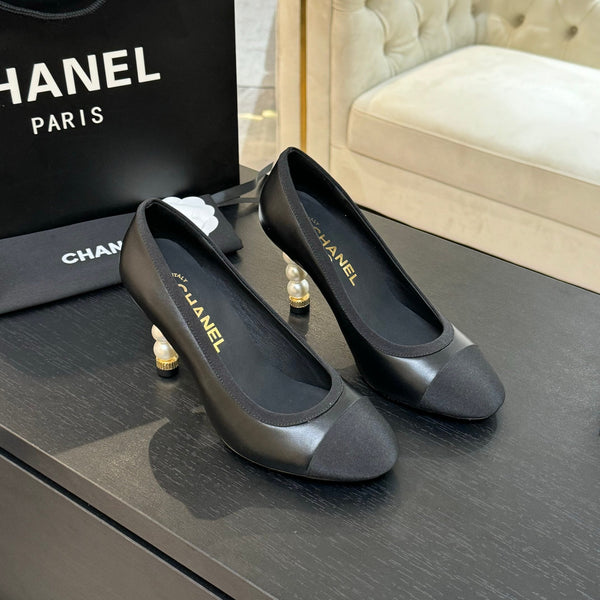 CC 25S Pump 85mm Pelle di vitello nera Grosgrain