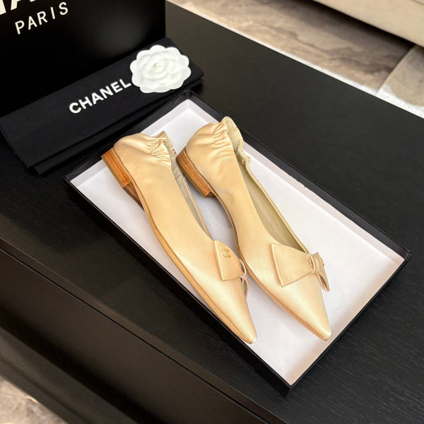 CC 25A Ballerina Beige Satin And Sheepskin 373778