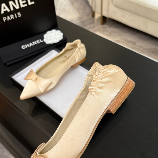 CC 25A Ballerina Beige Satin And Sheepskin 373778