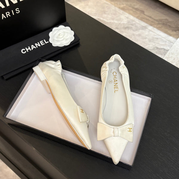 CC 25A Ballerina Ivory Satin And Sheepskin 373780