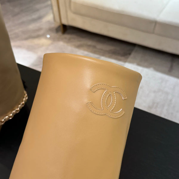 CC 25B High Boots Beige Sheepskin With Chain Black Grosgrain 373809